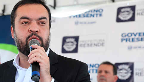 Governador Cláudio Castro anuncia obras em Resende e investimentos no Hospital do Câncer
